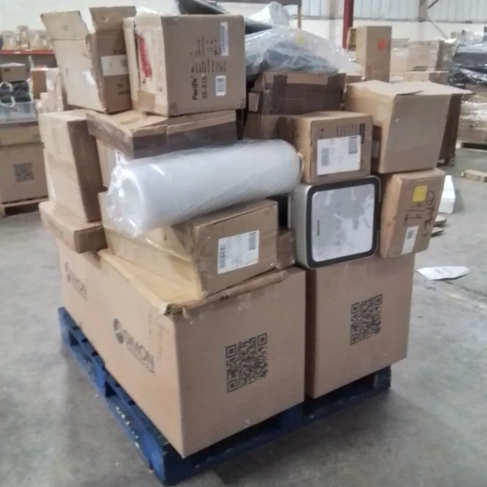 PALLET OF ASSORTED HOUSEHOLD GOODS AND PRODUCTS TO INCLUDE;VACUUM CLEANER,HEATER,MIRROR,WOMEN'S SHOES,STEAMER,DEHUMIDIFIER,HOOVER