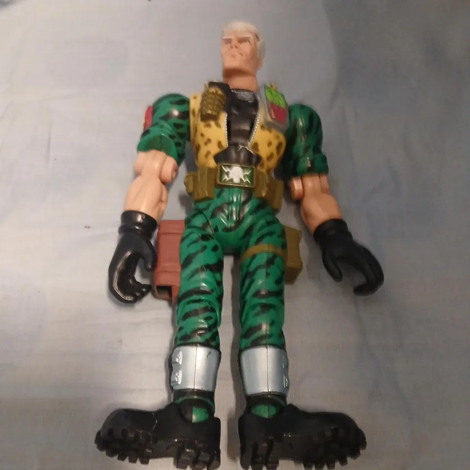 SMALL SOLDIERS MILITARY-STYLE ACTION FIGURE WITH LEOPARD-PRINT VEST
