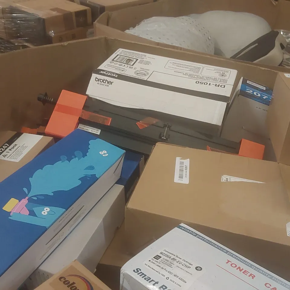PALLET CONTAINING A LARGE QUANTITY OF ASSORTED PRINTER CARTRIDGES