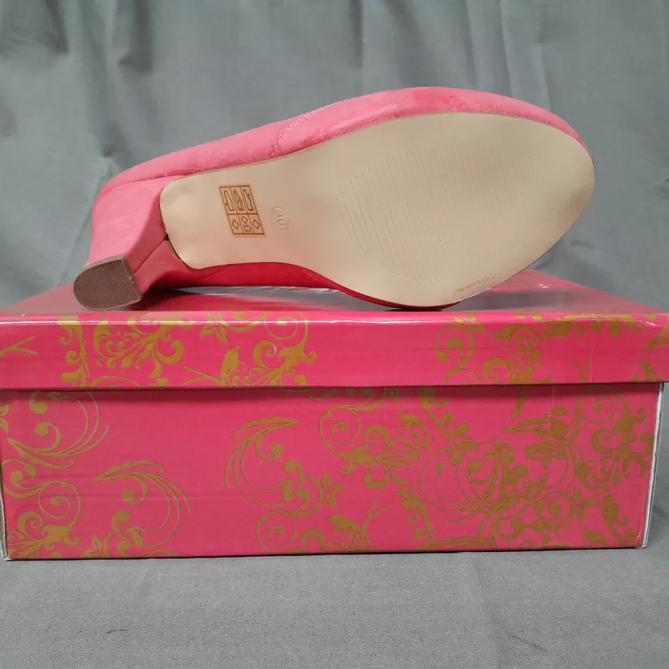 BOXED PAIR OF CLARA'S CLOSED TOE HEELED SHOES IN RED EU SIZE 36