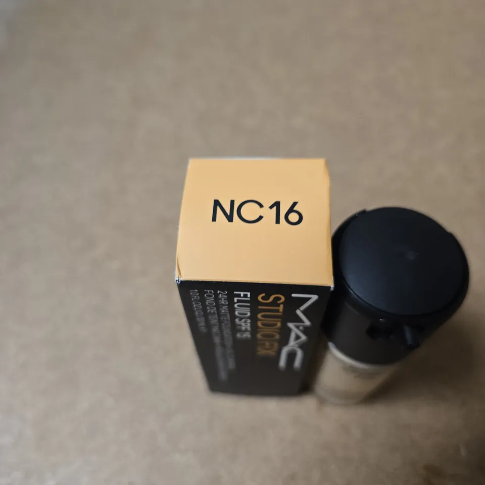 MAC STUDIO FIX FLUID SPF 15 FOUNDATION – NC16 (30ML) (BOXED)