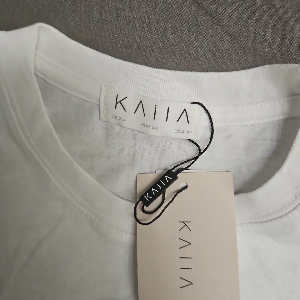 KAIA RETRO BADGE STAR PRINT OVERSIZED T-SHIRT – WHITE, UK XS