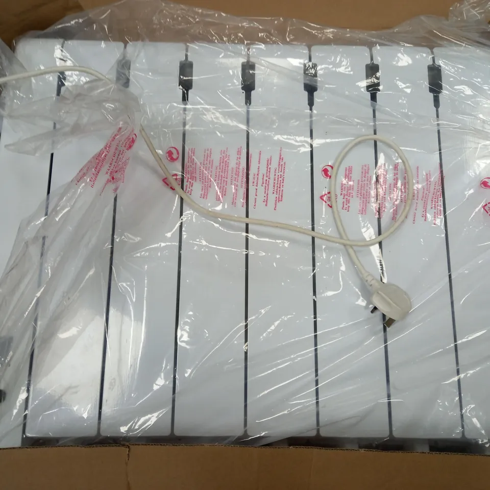 RADIATOR IN WHITE - MODEL UNSPECIFIED