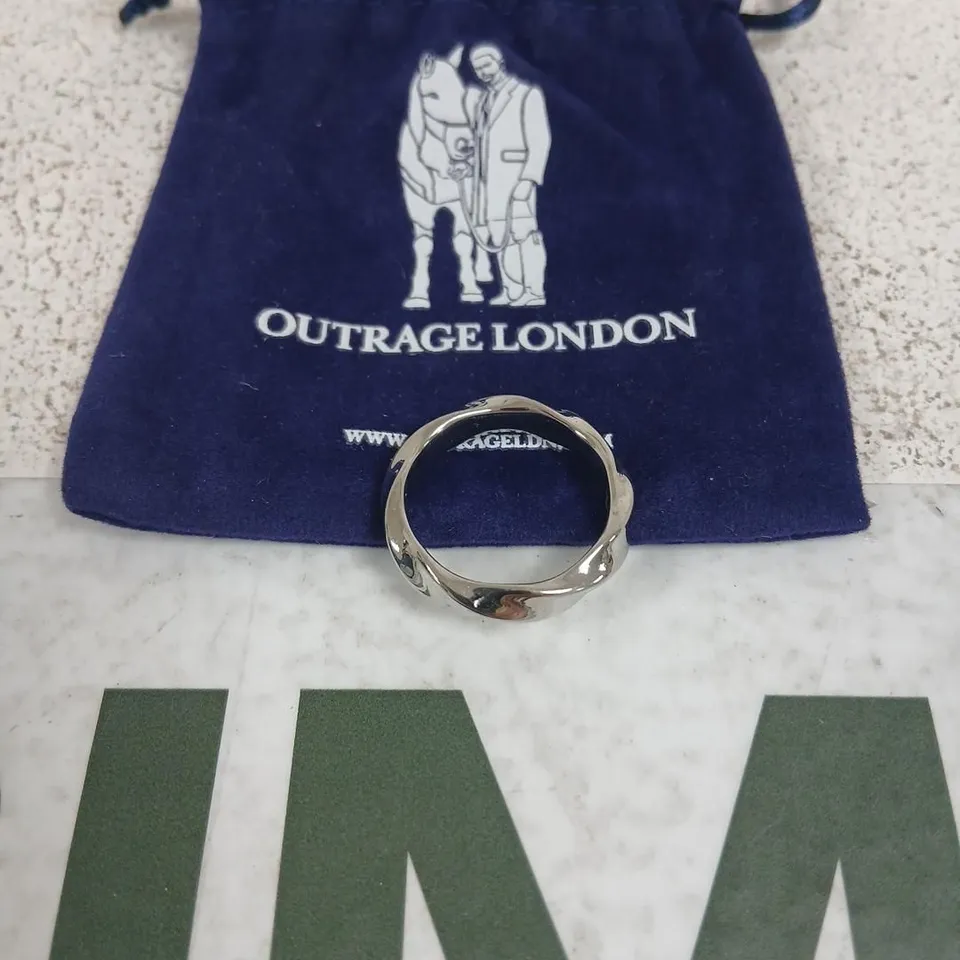OUTRAGE LONDON RING – SILVER-TONE METAL