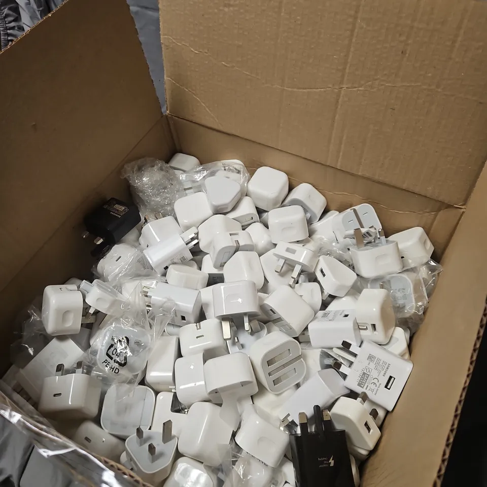 ASSORTED WHITE MOBILE PHONE PLUGS – BULK BOX (120+ PIECES)