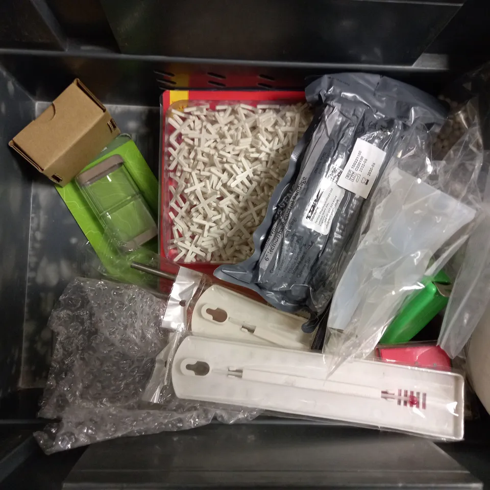 BOX OF APPROX 10 ITEMS TO INCLUDE STARDROPS LEATHER CLEAN AND FEED, FAIRY LIGHTS AND ACCUCHECK 50 TEST STRIPS