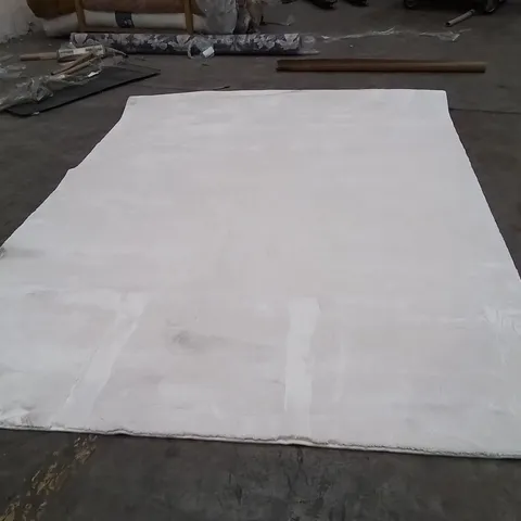 QUALITY DESIGNER AREA RUG - APPROXIMATELY 290X200CM