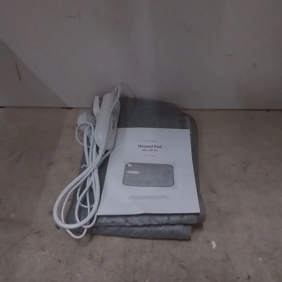 BOXED HEATED PAD 40CM X 60CM ( GREY )