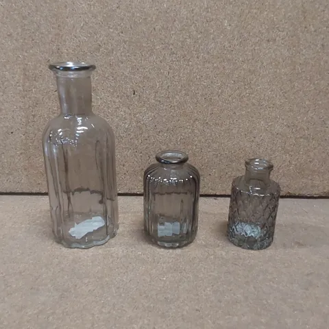 BOXED BEZALEEL 3 PIECE GREY INDOOR/OUTDOOR GLASS TABLE VASE SET