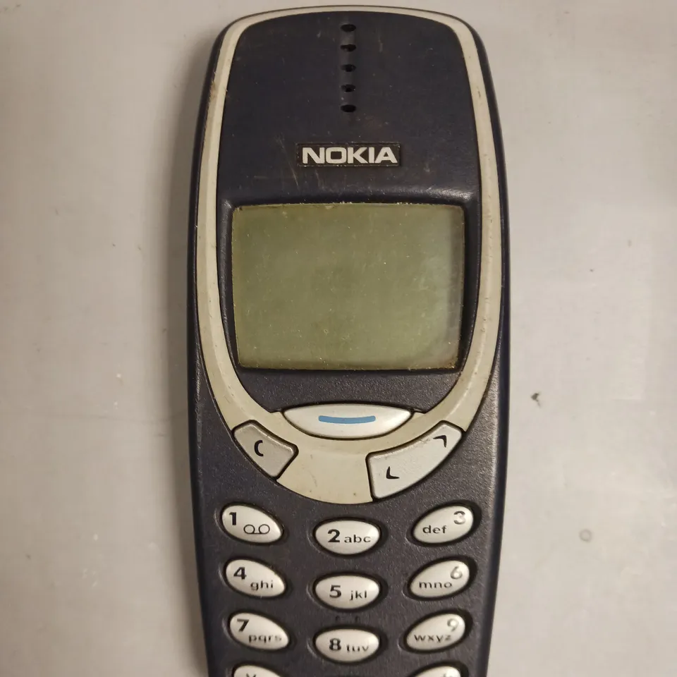 NOKIA 3310 MOBILE PHONE 