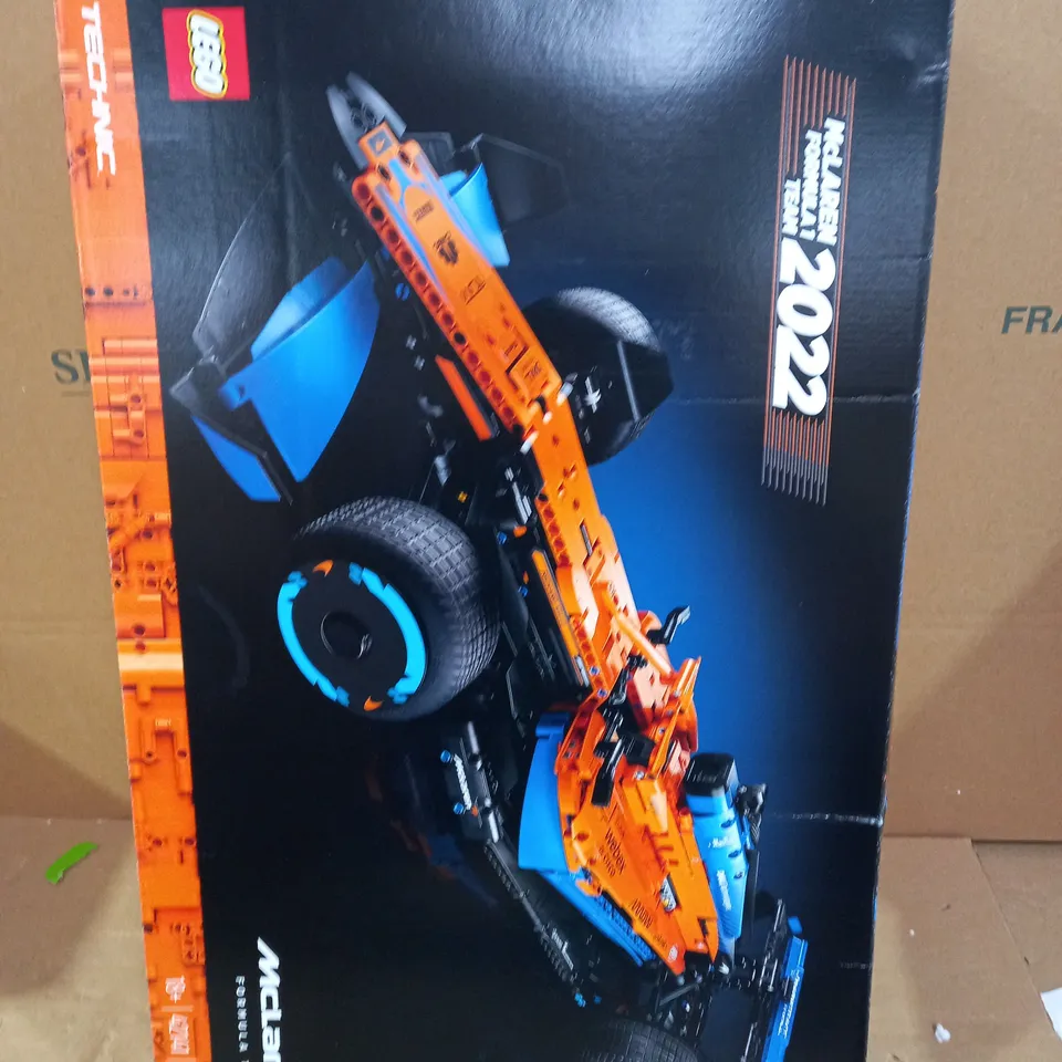 LEGO TECHNIC MCLAREN FORMULA 1 RACE CAR SET  RRP £159.99