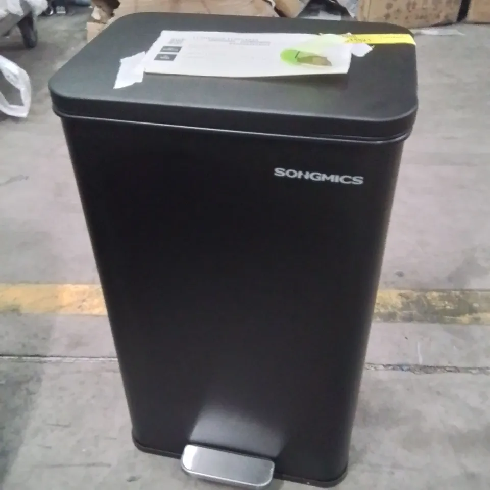 RASHAN STEP ON TRASH CAN BLACK 40L