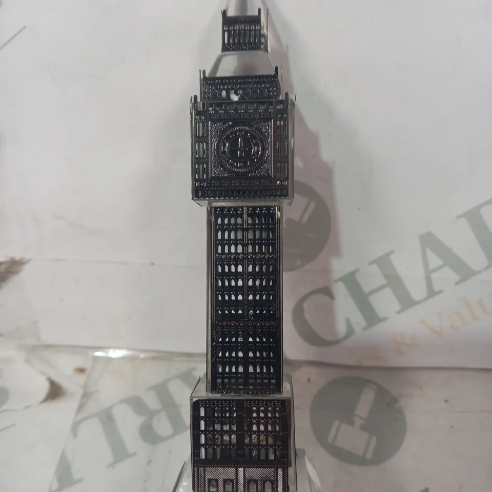 COLLECTIBLE BIG BEN ORNAMENT