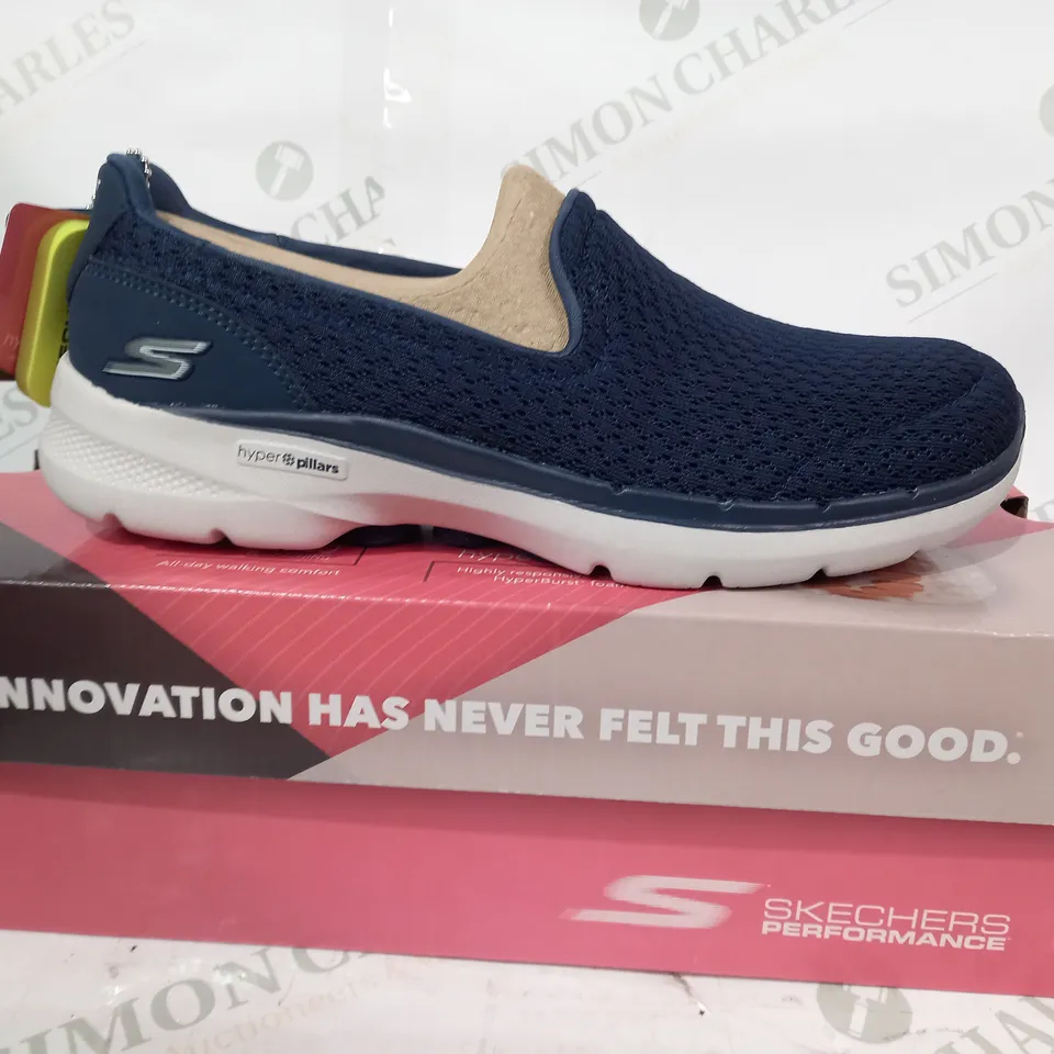 BOXED PAIR OF SKECHERS GO WALK 6 SHOES IN NAVY UK SIZE 5