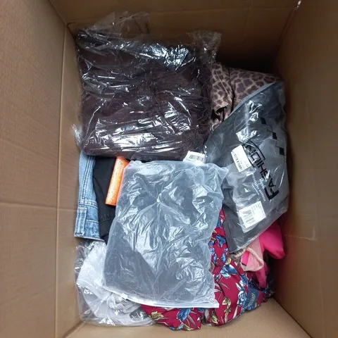 BOX OF APPROXIMATELY 20 ASSORTED CLOTHING ITEMS TO INCLUDE: RIVER ISLAND BAG
