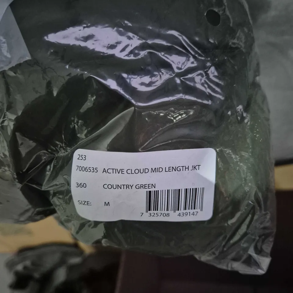 GANT ACTIVE CLOUD MID LENGHT JACKET, COUNTRY GREEN. MEDIUM. BAGGED