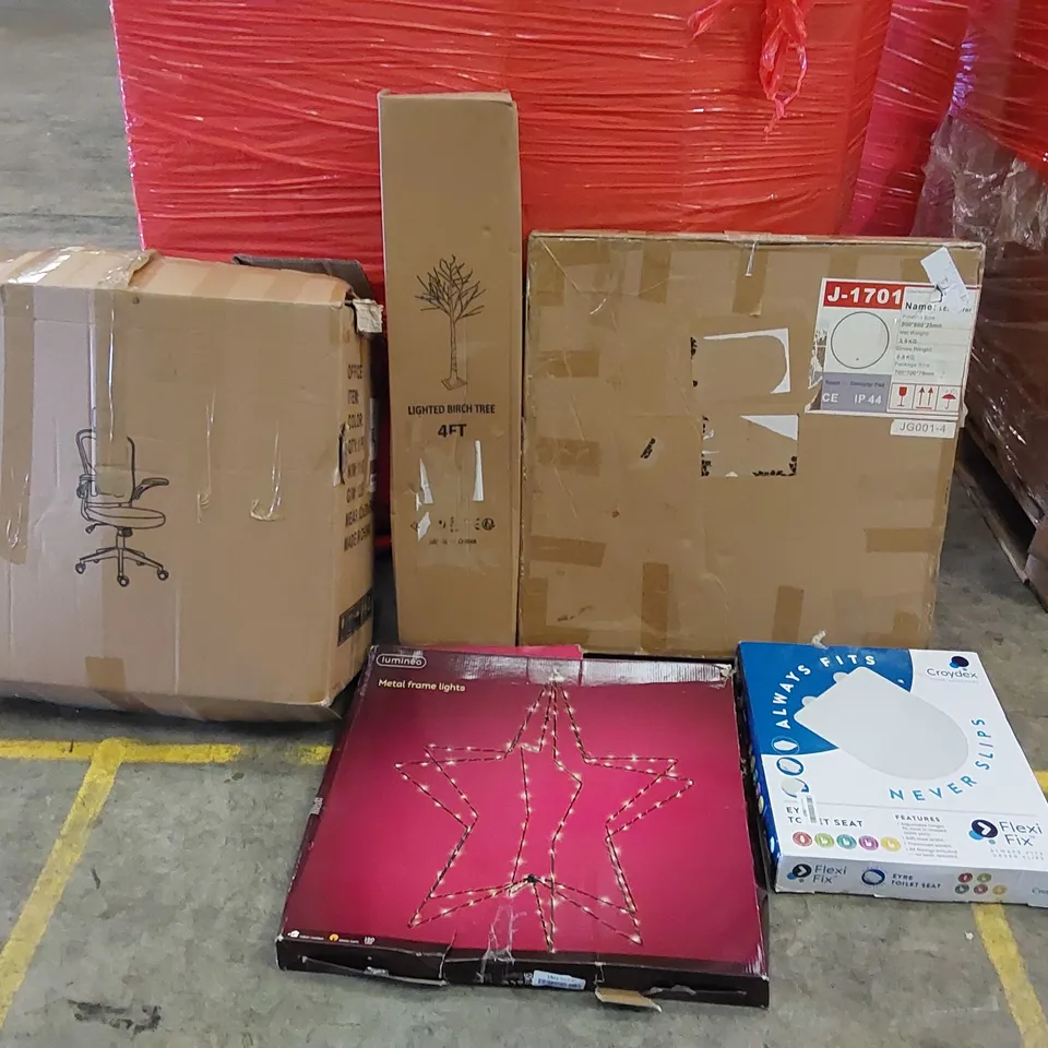 PALLET OF ASSORTED ITEMS INCLUDING: OFFICE CHAIR, LED MIRROR, ARTIFICIAL BIRCH TREE, METAL STAR FRAME LIGHTS, TOILET SEAT 