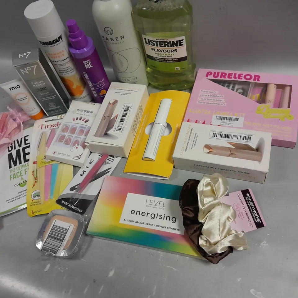 BOX OF APPROXIMATELY 15 COSMETIC ITEMS TO INCLUDE TONI&GUY CONDITIONER, MOUTHWASH, BODY WASH, ETC
