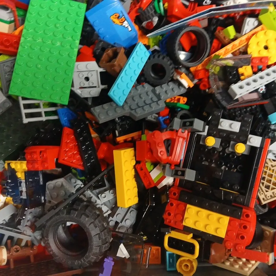 TOTE TO CONTAIN A LARGE QUANTITY OF MIXED LEGO SETS/PIECES
