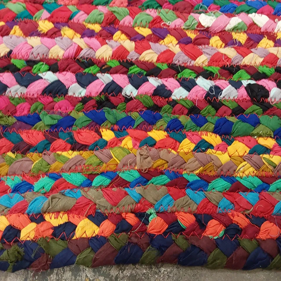 PULTENEY HAND WOVEN MULTI-COLOURED RUG - 7'6" X 9'6"