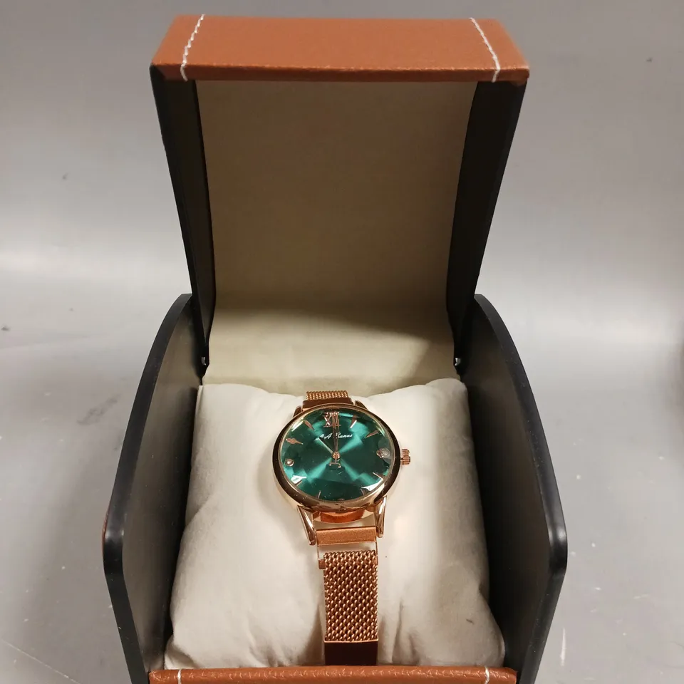 LADIES LA BANUS WATCH – QUARTZ MOVEMENT – METAL STRAP WITH MAGNETIC CLASP