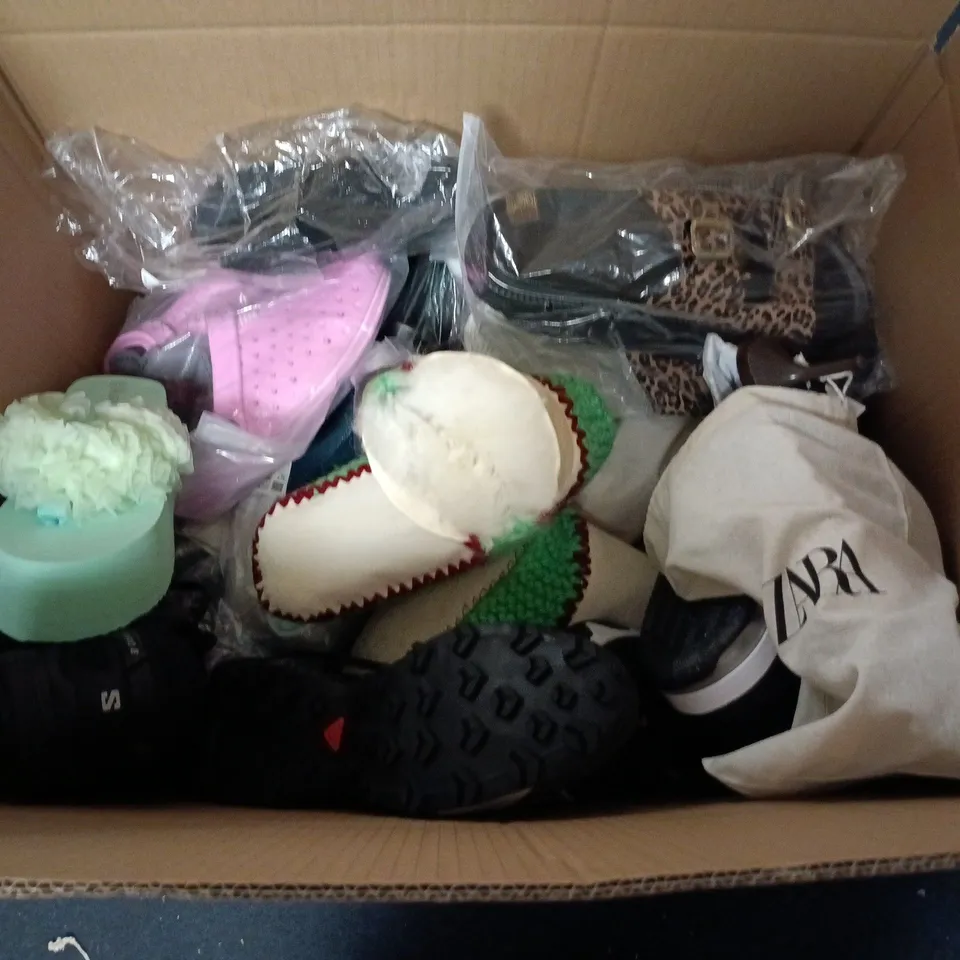 APPROXIMATELY 15 PAIRS OF ASSORTED SHOES TO INCLUDE - BOOTS - SLIPPERS - TRAINERS ETC