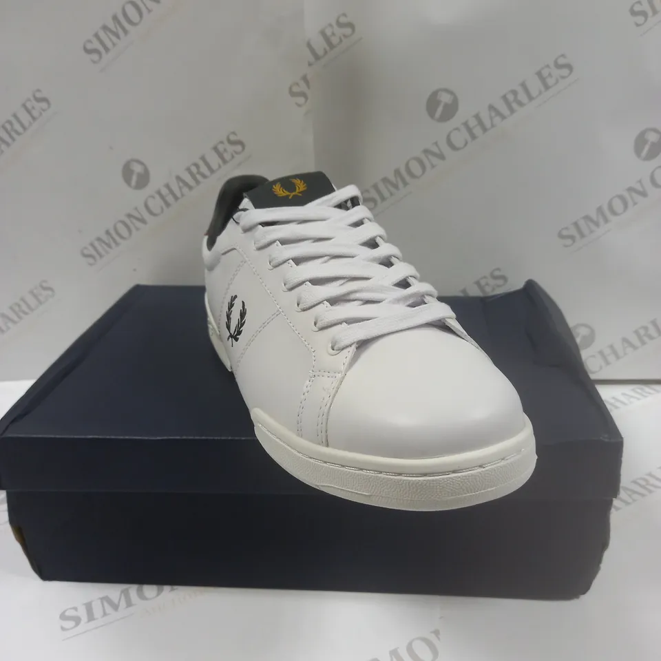BOXED PAIR OF FRED PERRY B4294 LEATHER TRAINERS UK SIZE 10 