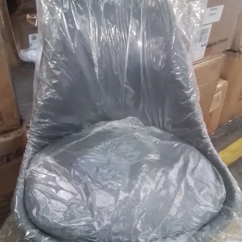 BOXED SET OF 2 GREY RETRO PLASTIC DINING CHAIRS