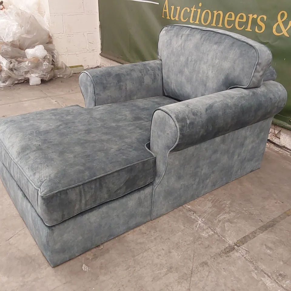 QUALITY DESIGNER VELVET ARMCHAIR LOUNGER
