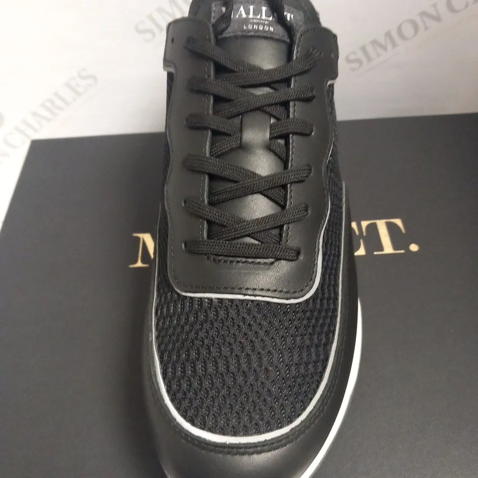 BOXED MALLET LONDON SIZE 9