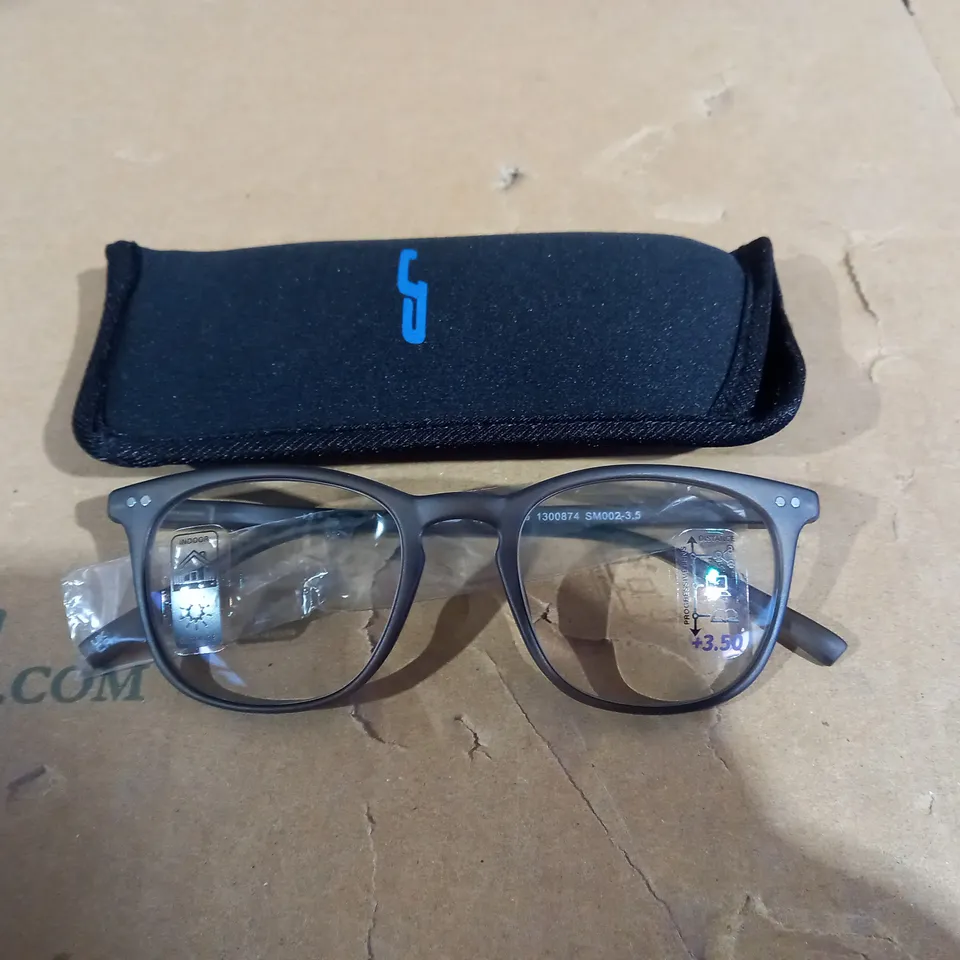 BRAND NEW JP PHOTOCROMATIC PROGRESSIVE READING GLASSES STRENGTH 3.50 SMOKE
