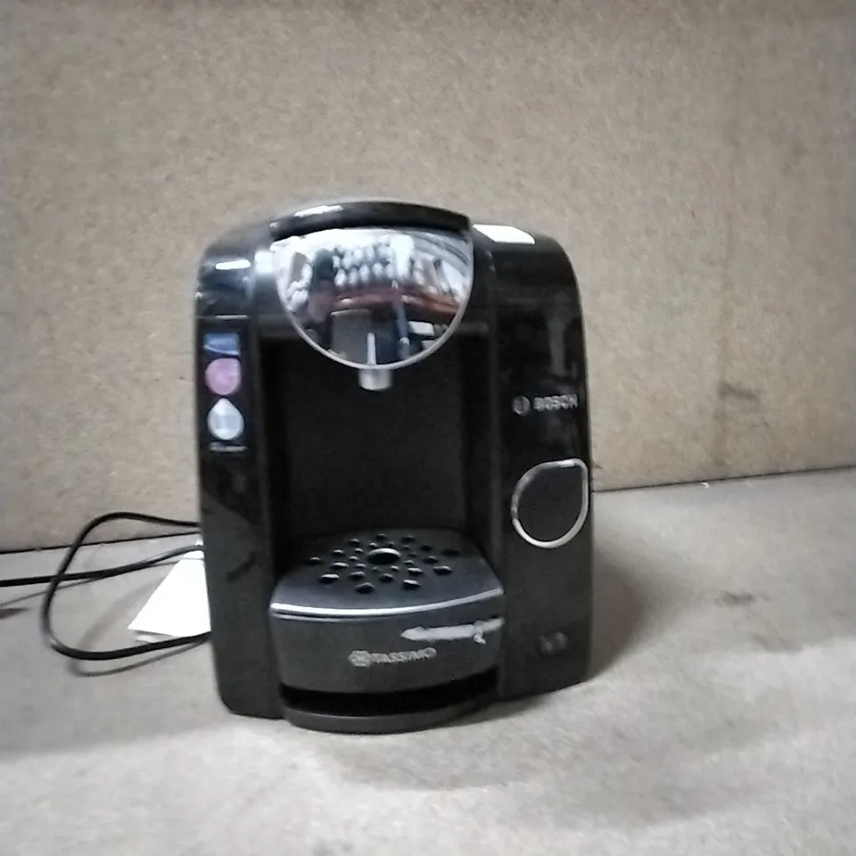BOXED TASSIMO HOT DRINK MACHINE 