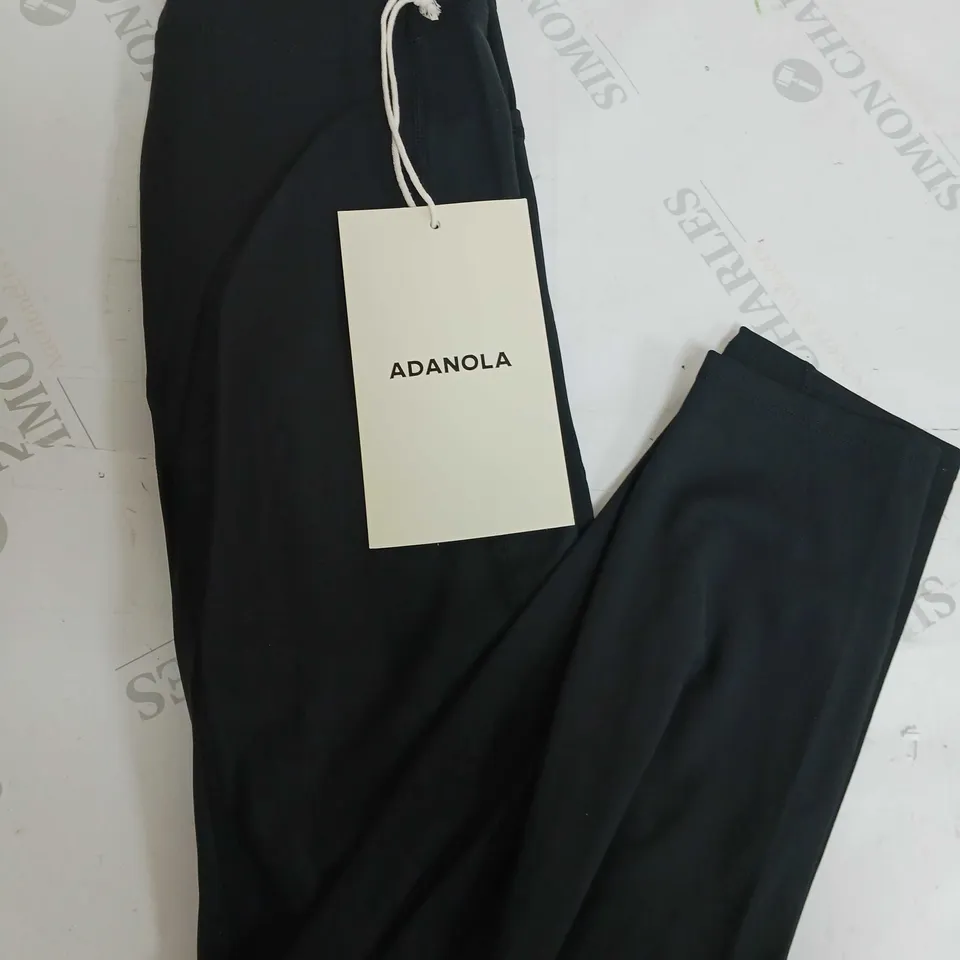 ADANOLA BLACK ULTIMATE POCKET LEGGINGS - SIZE MEDIUM