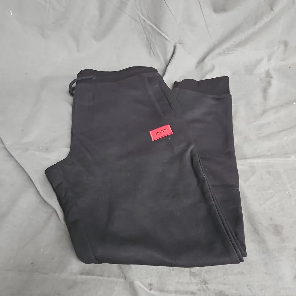 HUGO BOSS JOGGERS IN BLACK SIZE M