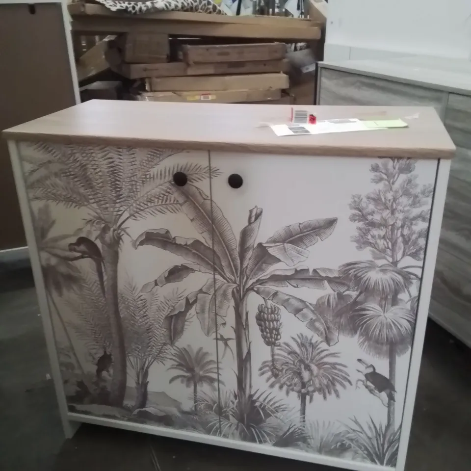 CIRCLE 2 DOOR ACCENT CABINET 