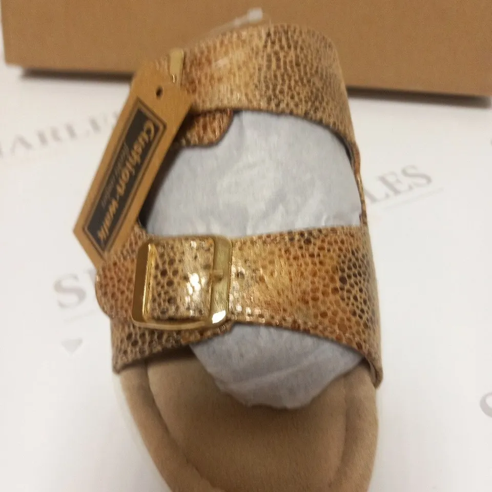 BOXED PAIR OF CUSHION WALK STRAPPY SANDALS IN GOLD - 5