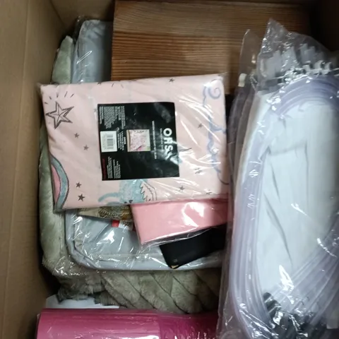 BOX OF APPROXIMATELY 15 ASSORTED HOUSEHOLD ITEMS