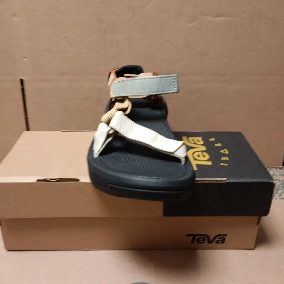 TEVA HURRICANE XLT3 WOMEN'S SANDALS – UK 7 (US 9) – BOXED