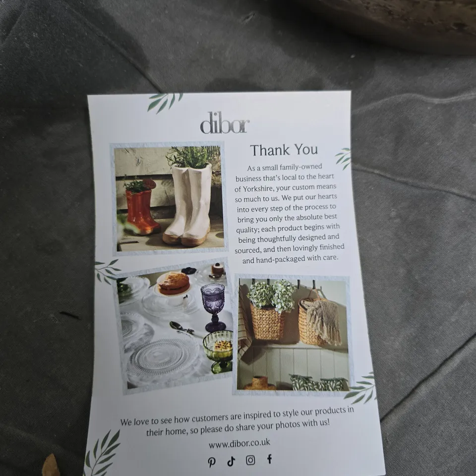 BRASS COAL SCUTTLE WITH WOODEN COAL SCOOP – DECORATIVE