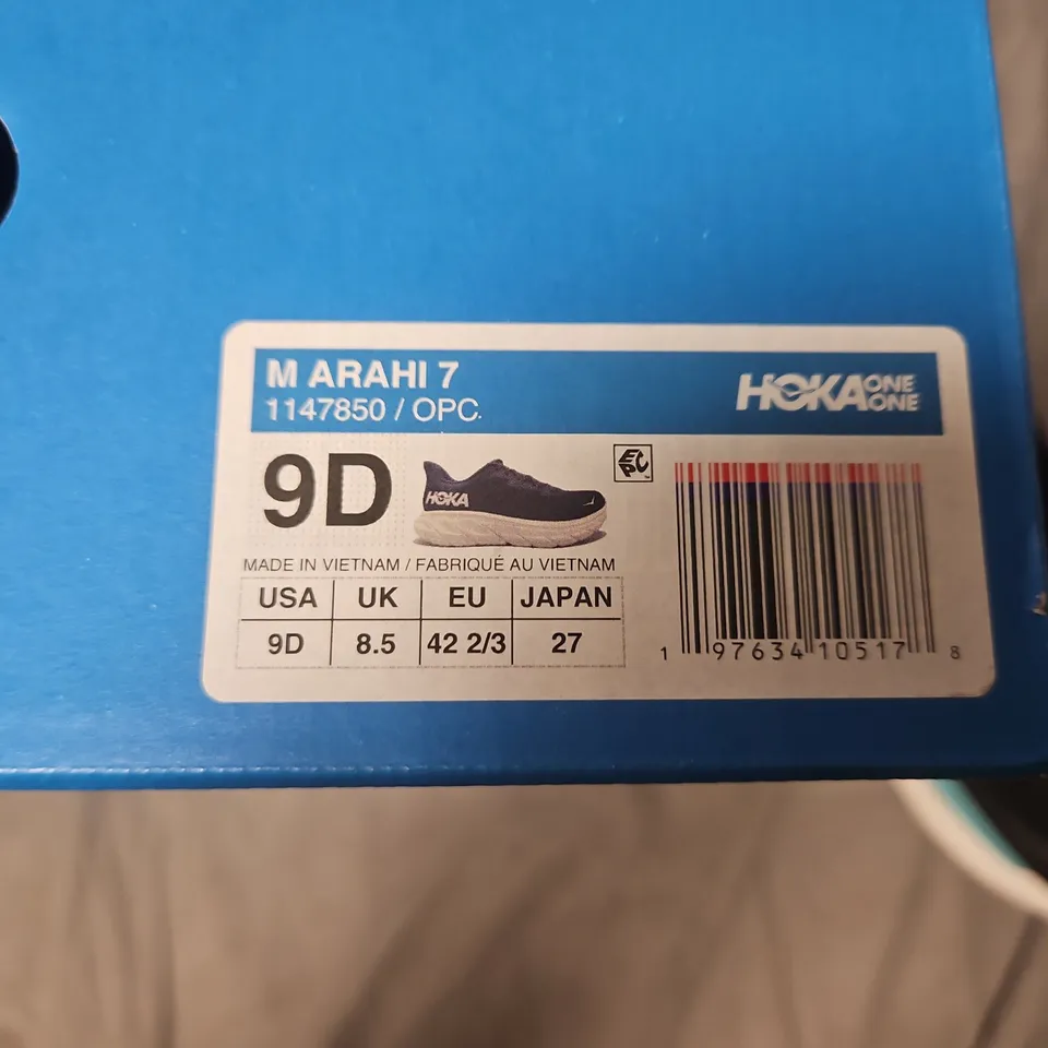 BOXED HOKA ARAHI 7 RUNNING SHOES – MEN'S, UK 8.5, BLACK/TEAL