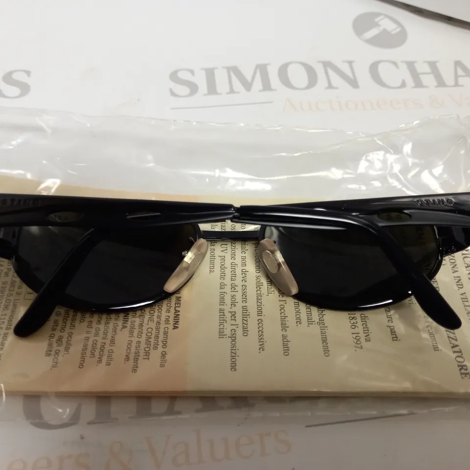 APPROXIMATELY 19 DIERRE STING SUNGLASSES