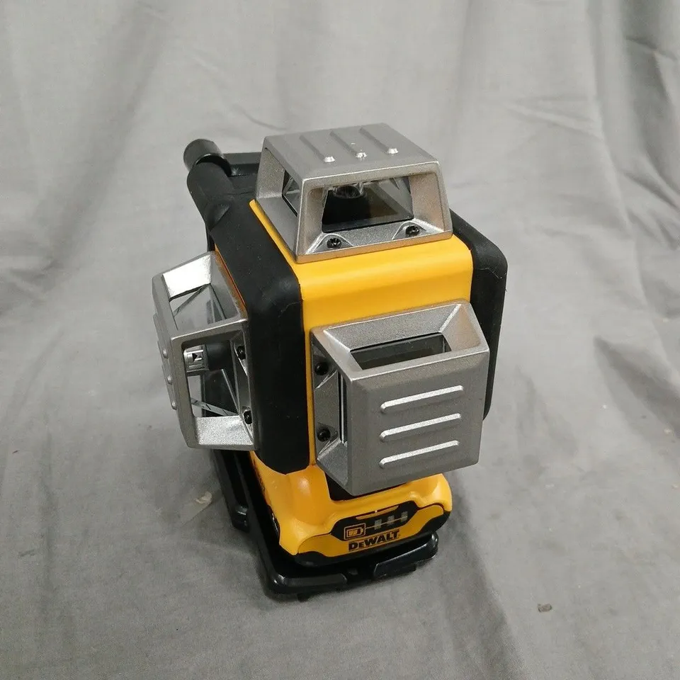 DEWALT 12V MAX CORDLESS TOOL WITH CHARGER AND 2AH BATTERY (DCB107)