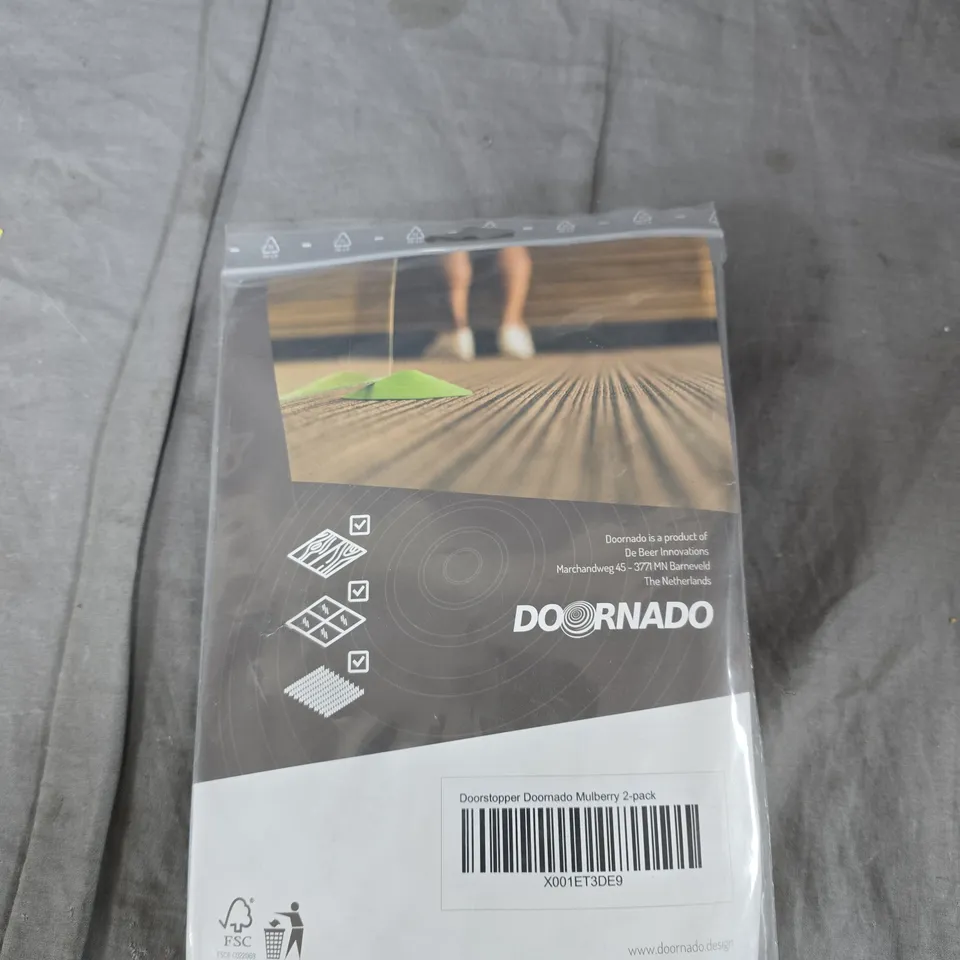 BOX OF APPROXIMATELY 20 ASSORTED ITEMS TO INCLUDE: REED DIFFUSER AND DOORNADO