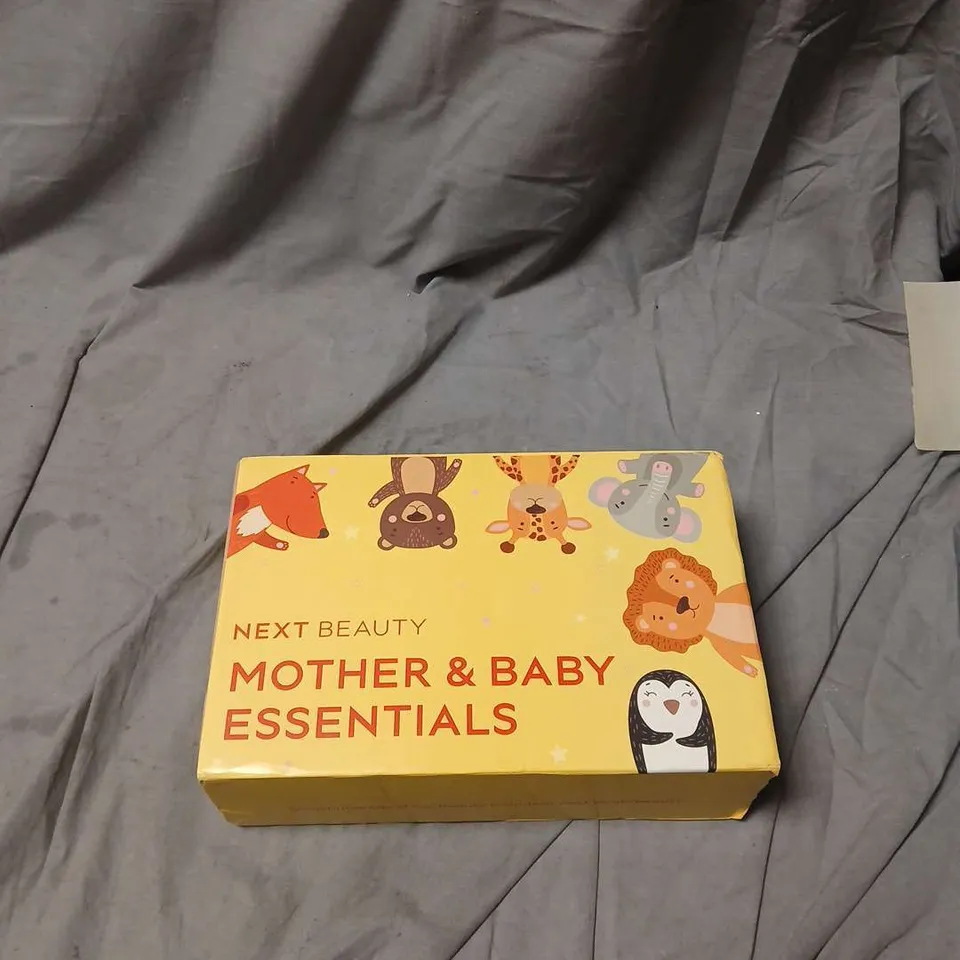 NEXT BEAUTY MOTHER & BABY ESSENTIALS GIFT BOX