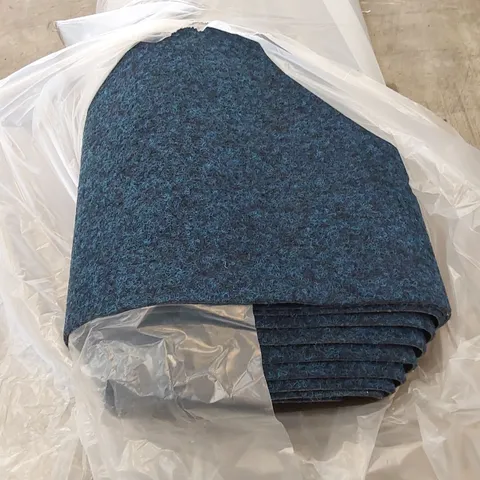 ROLL OF QUALITY TROJAN BLUE CARPET // SIZE: APPROXIMATELY 4 X 6m