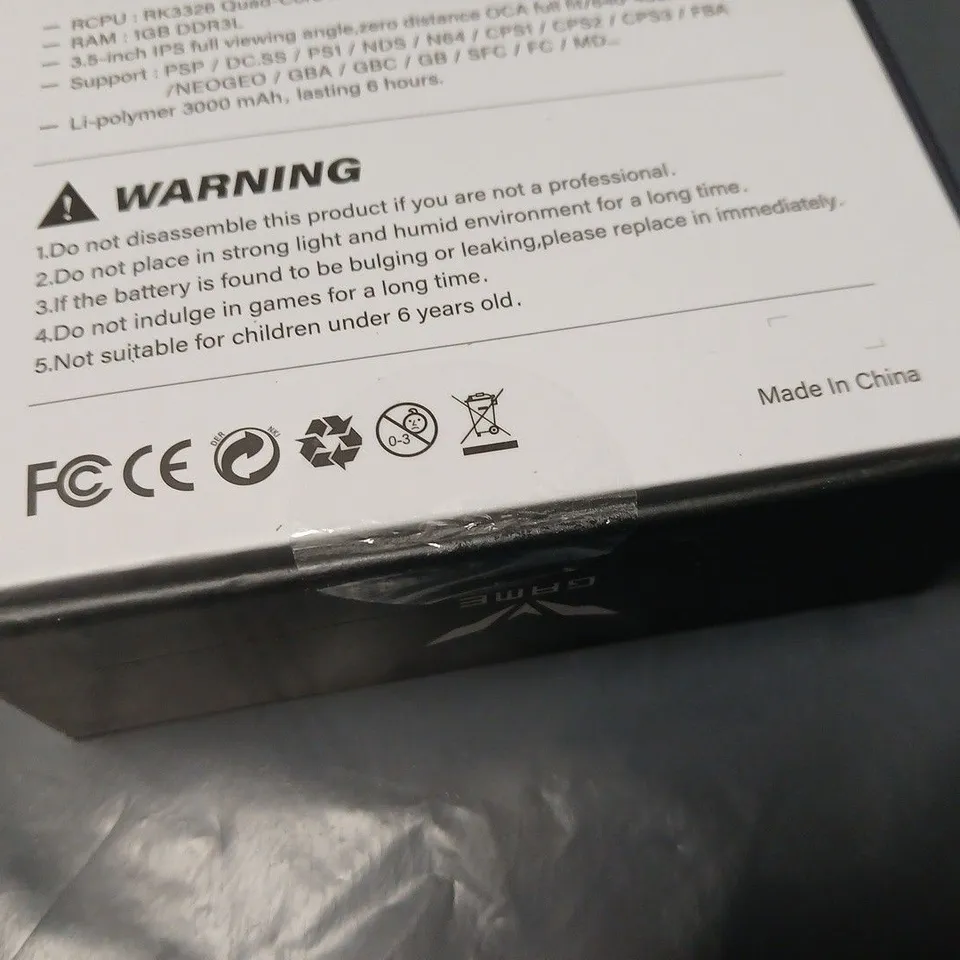 BOXED RG36 PRO HANDHELD GAMES CONSOLE