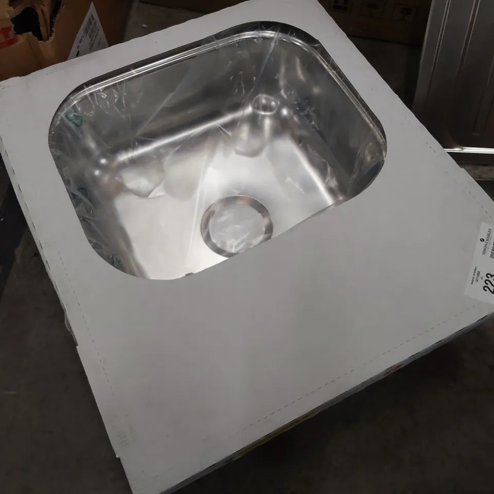 STAINLESS STEEL SQUARE BOWL SINK & COMPACT DRAINER 