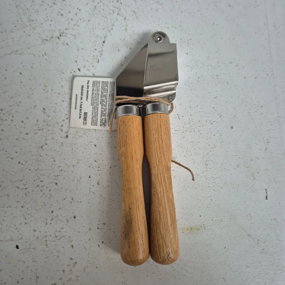 WOODEN ZARA HOME GARLIC PRESS