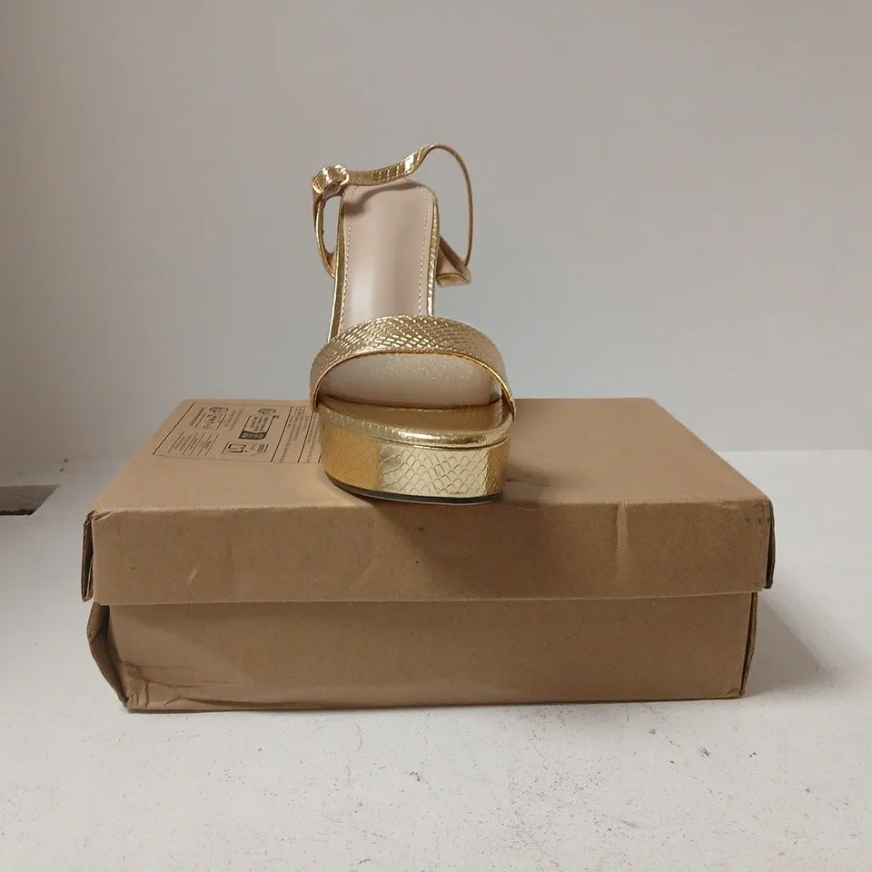 BOXED PAIR OF UNBRANDED PLATFORM OPEN TOE BLOCK HEELS N METALLIC GOLD CROC SIZE EU 38