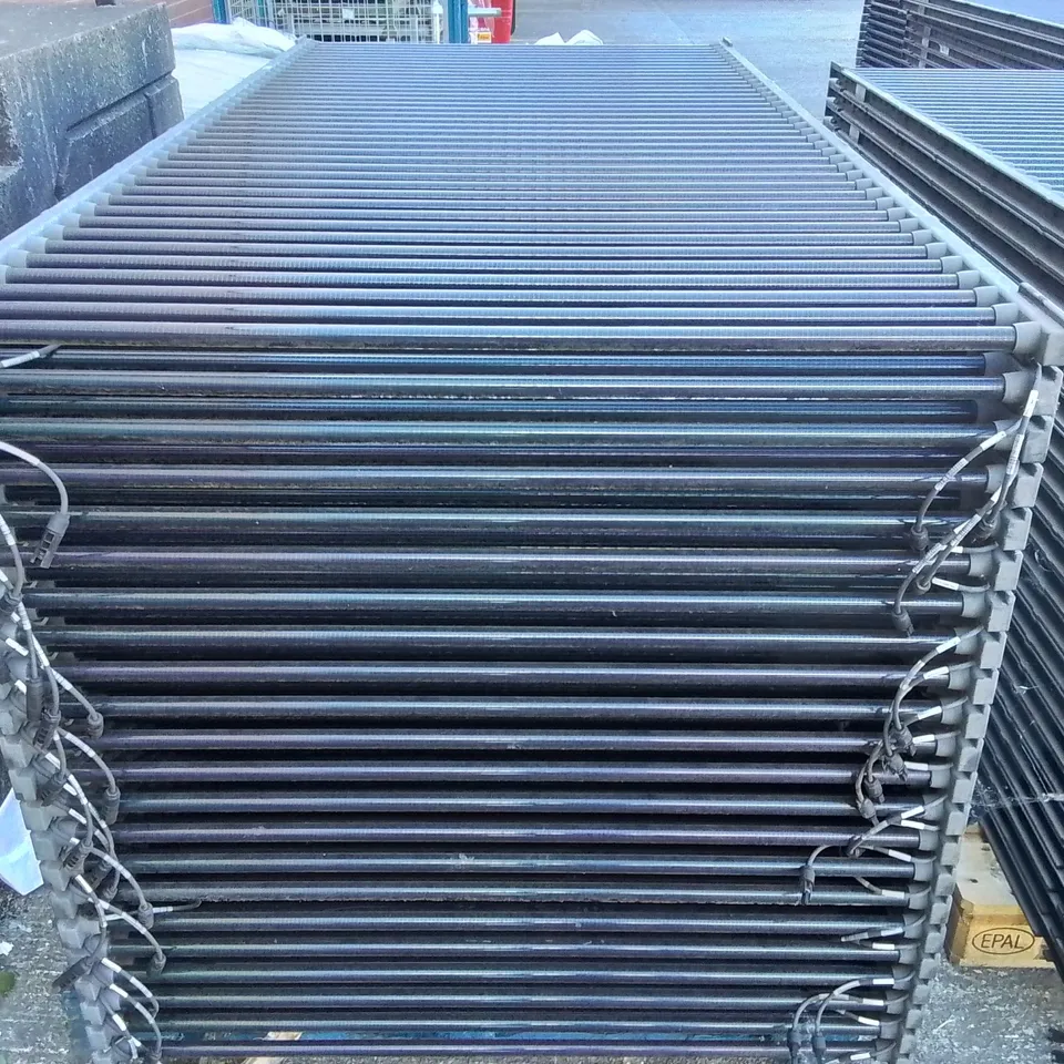 PALLET CONTAINING A LARGE QUANTITY OF UNTESTED SOLYNDRA 200W SOLAR PANELS